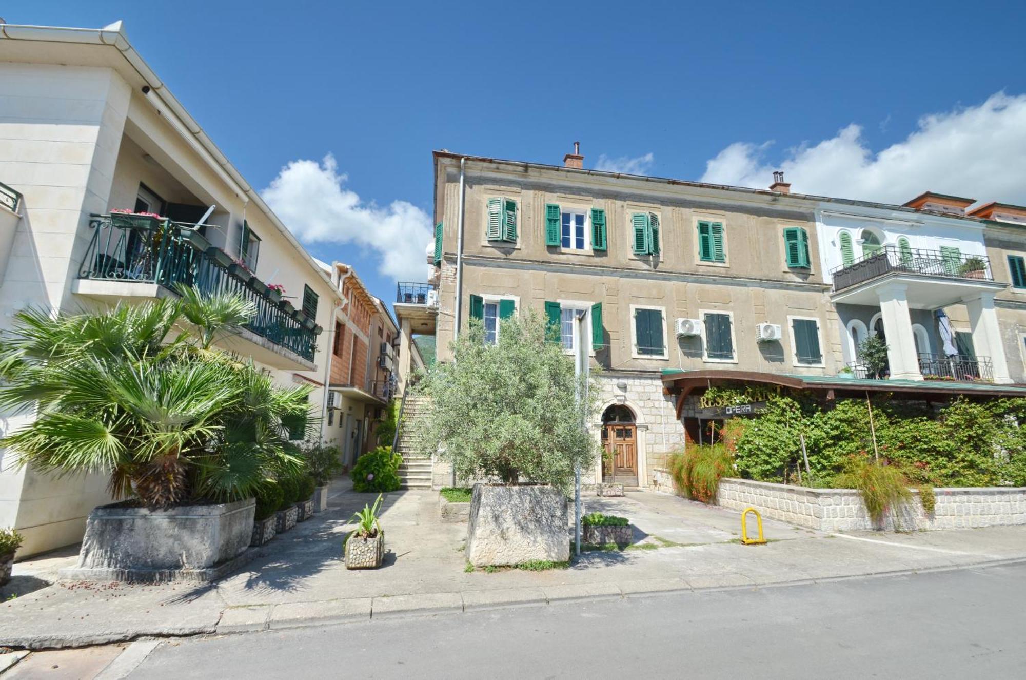 Trojanovic Apartments Tivat Eksteriør billede