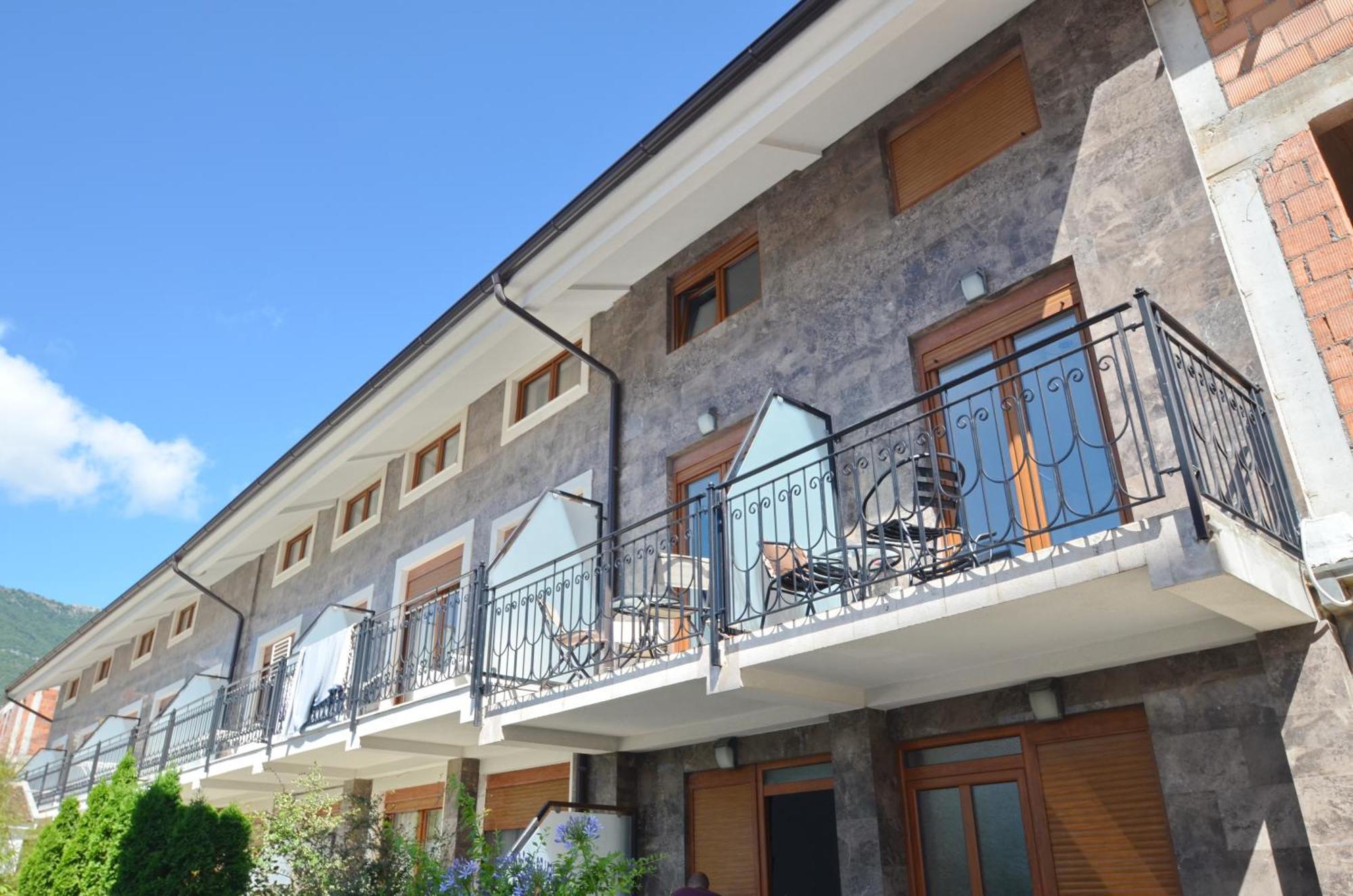Trojanovic Apartments Tivat Eksteriør billede