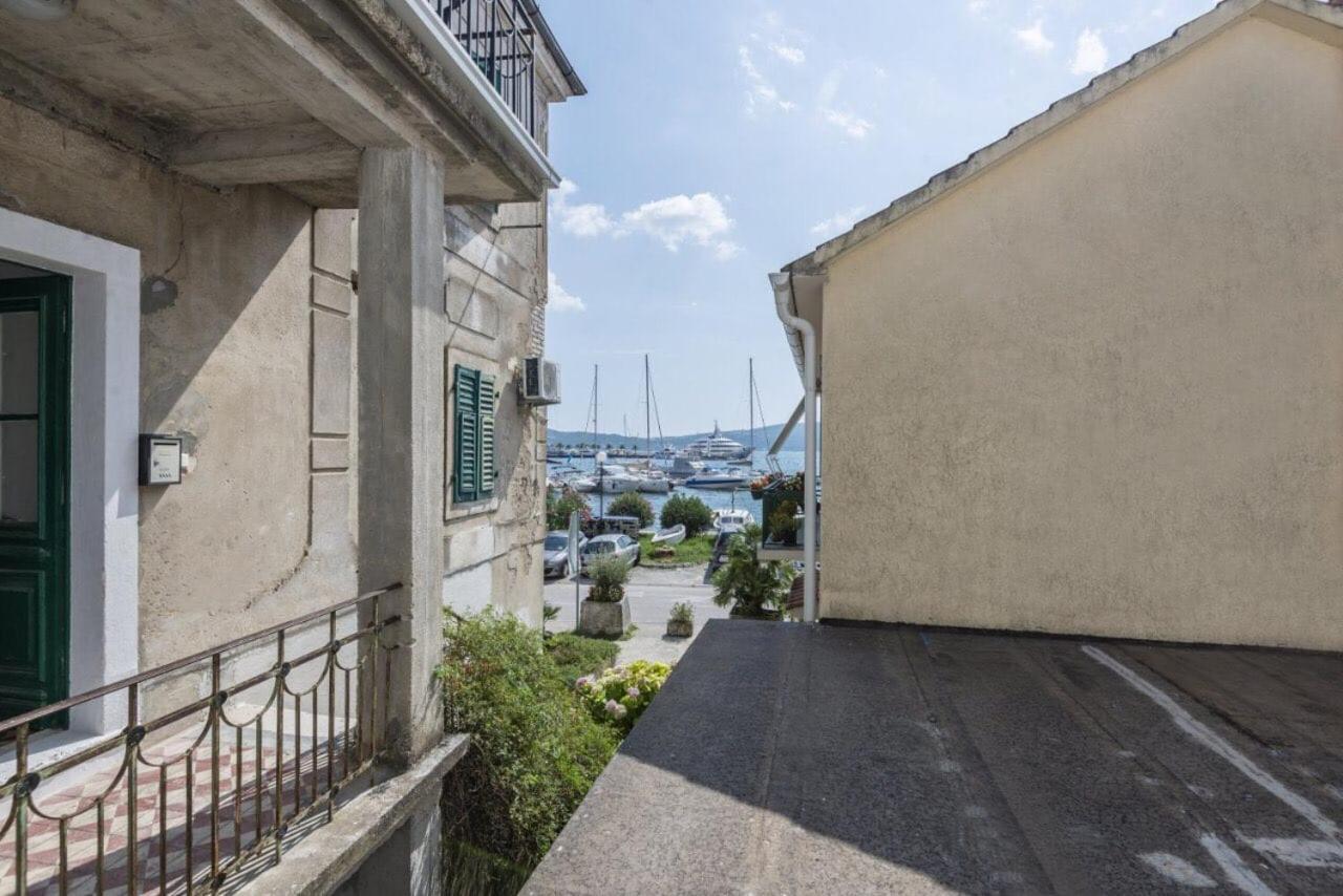Trojanovic Apartments Tivat Eksteriør billede